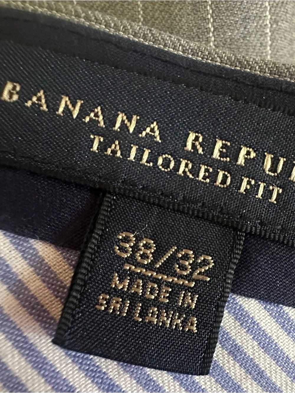 Banana Republic Tailored‎ Fit Wool Gray Pinstripes Trousers Pants Men’s 38 X 32